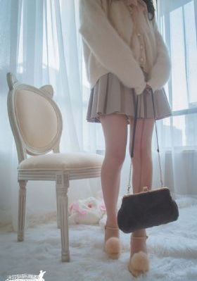 女大学生沙龙室