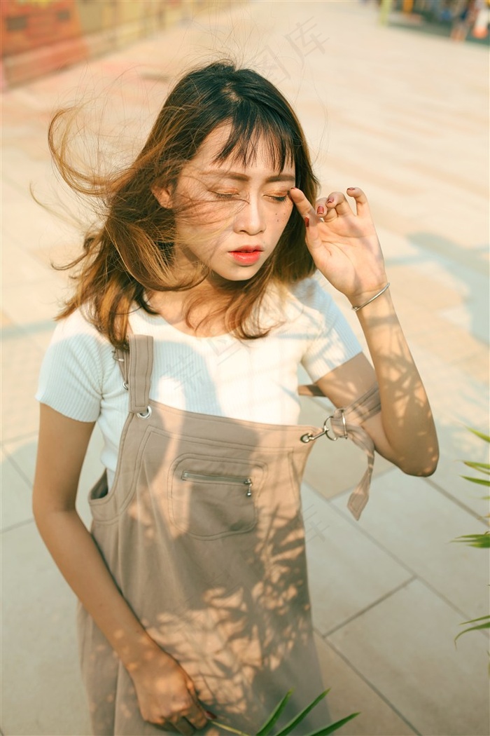 一根手指和两根手指的区别