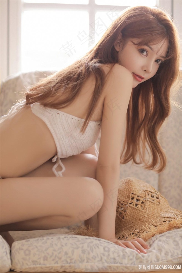乳峰高耸动人心魄