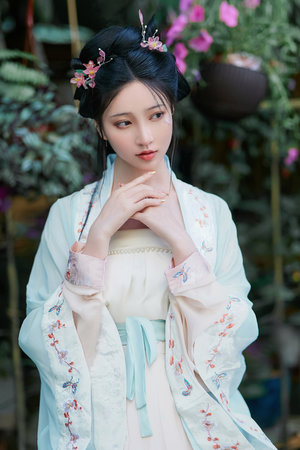 91夯先生与雪白女记者
