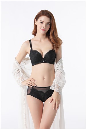 吃奶插她逼里45分钟