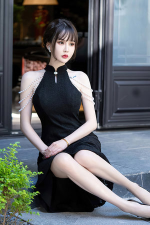 华美月黑人电影